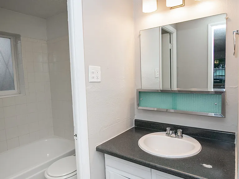 1280 Clayton St. Apartments — Photo 23