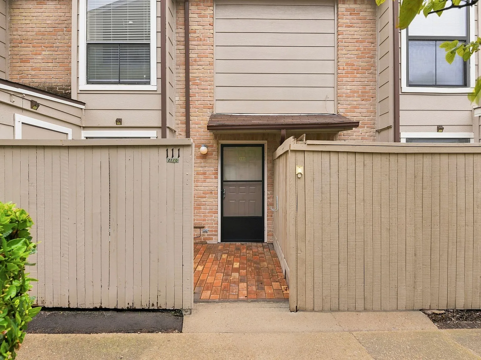 1 bed, 780 sqft, $995 — Photo 2