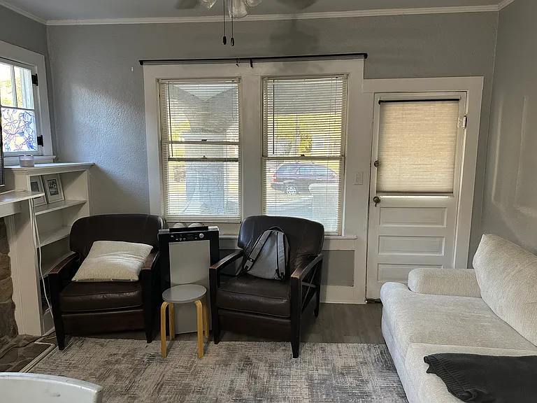 811 Park Lake St #B — Photo 1