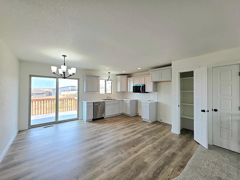 5336 Silverton St — Photo 3