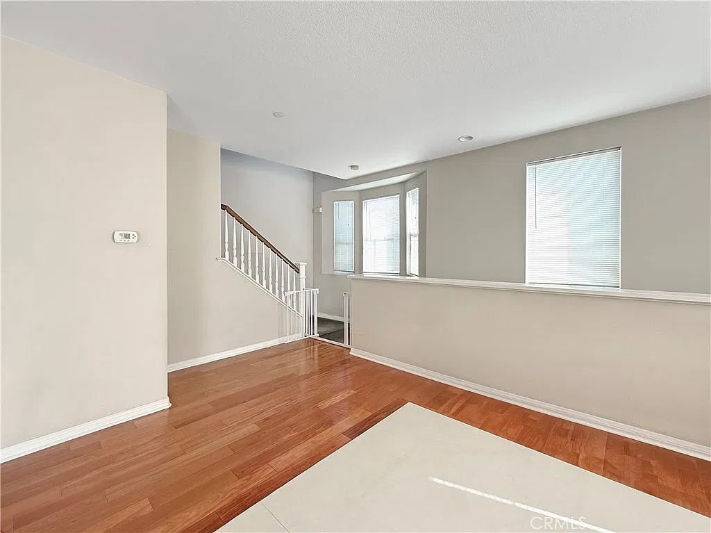 2 bed, 2.5 bath, 1402 sqft, $3,750 — Photo 3