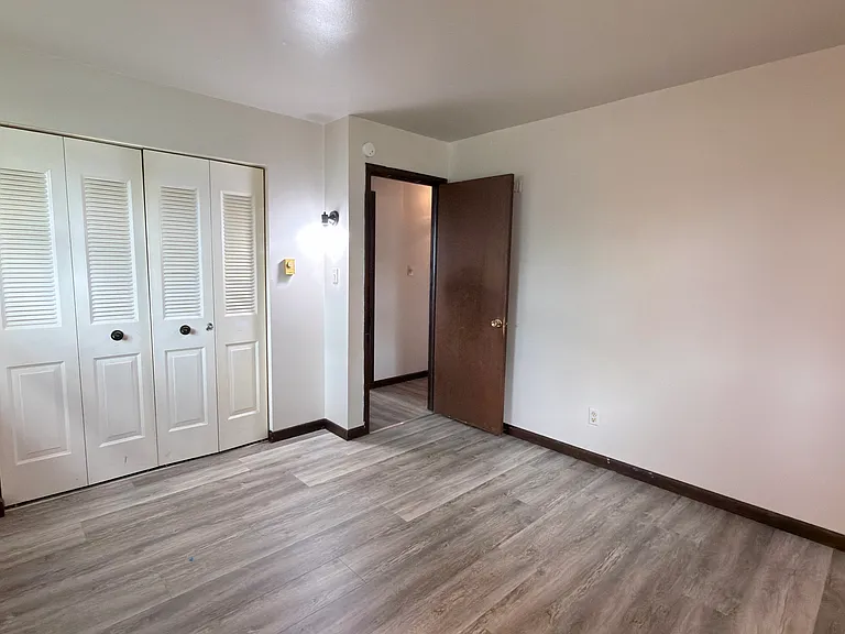 1015 E Hamilton St — Photo 26
