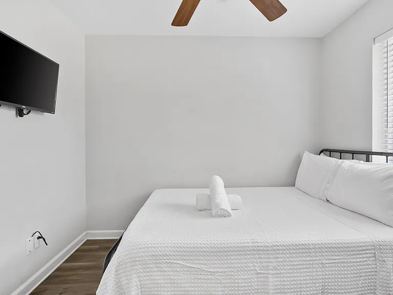 2025 Japonica Ln — Photo 7
