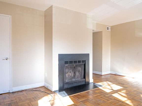 2nd image of 2101 N Scott St APT 94