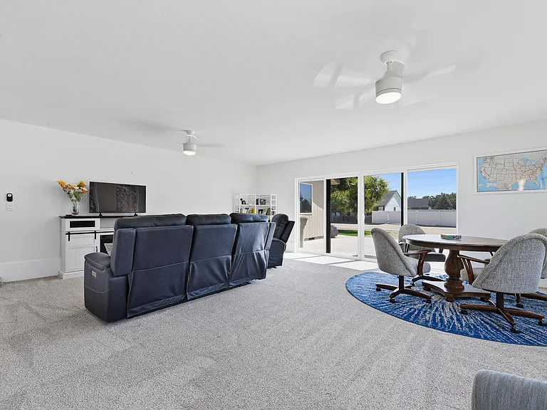 15185 Yotie Ct — Photo 37