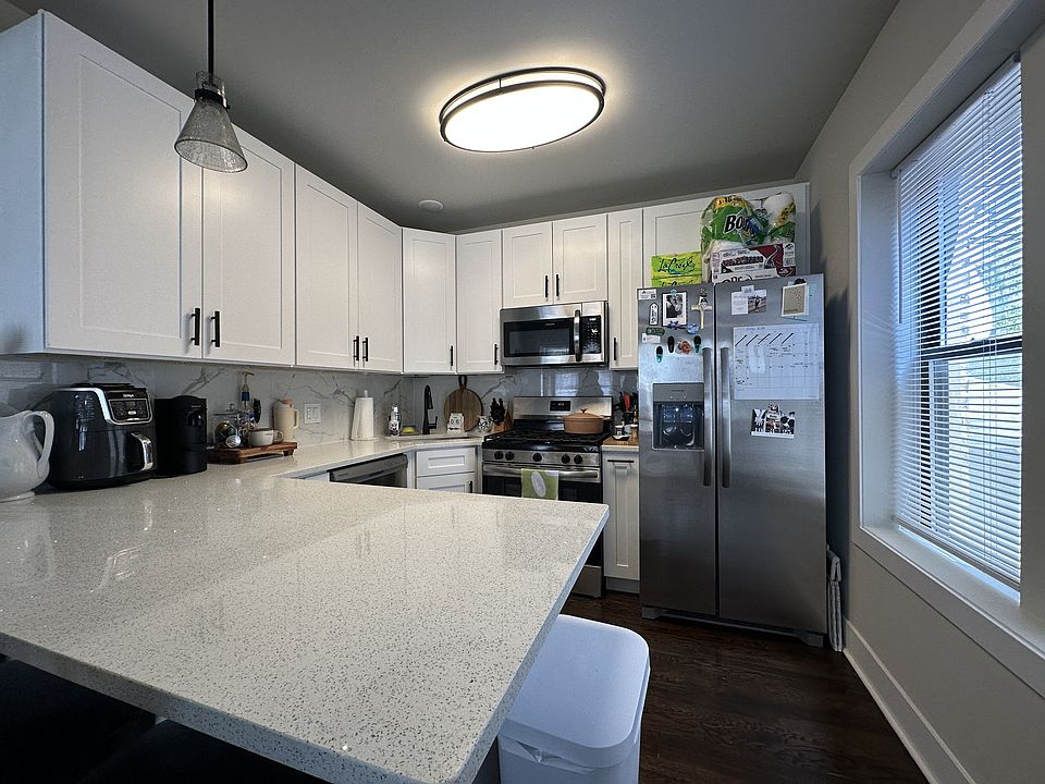 1st image of 2522-24 W Superior St #4438215