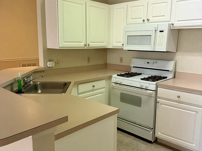 13810 Sutton Park Dr N #922 — Photo 6