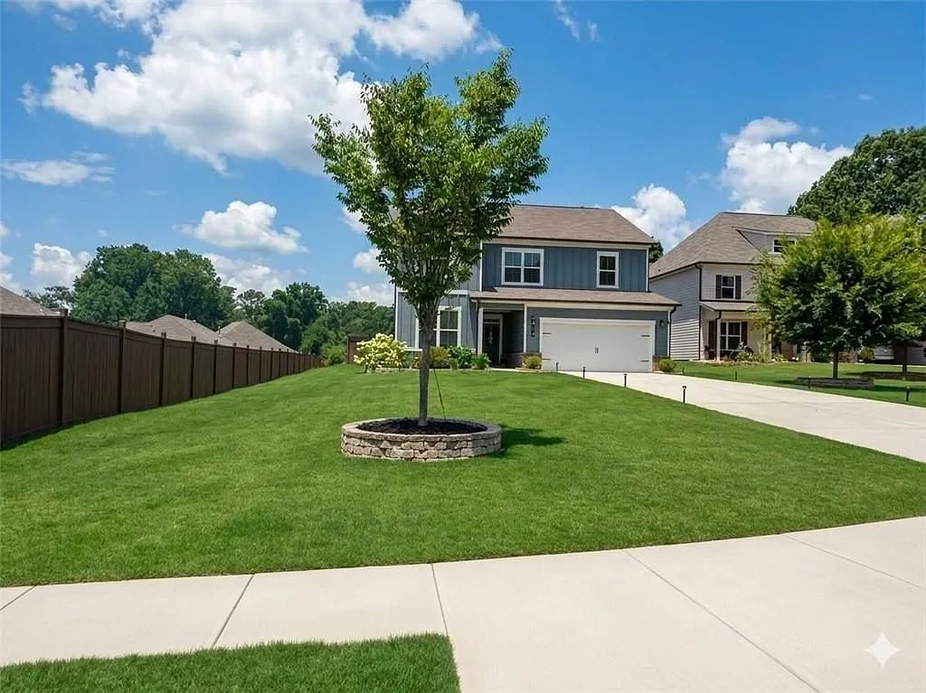 5 bed, 4.0 bath, 3401 sqft, $3,350 — Photo 2