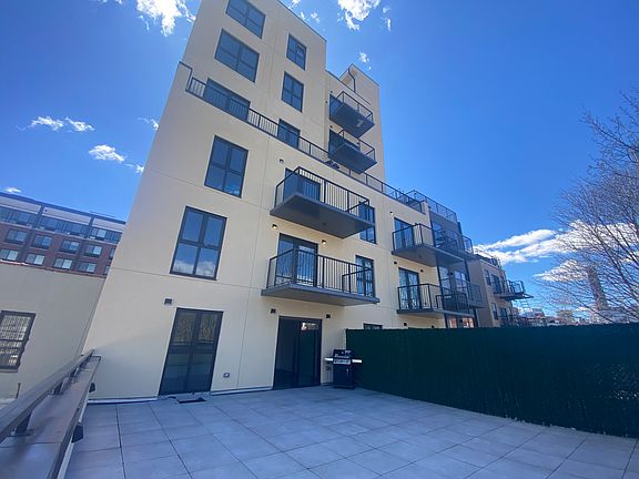 3rd image of 493 Myrtle Ave #203