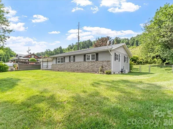 42 East Blvd, Burnsville, NC 28714