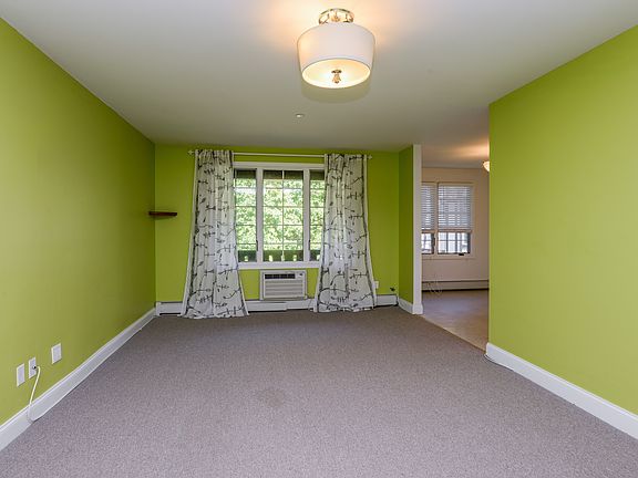 5th image of 16 Manville Ln APT 6