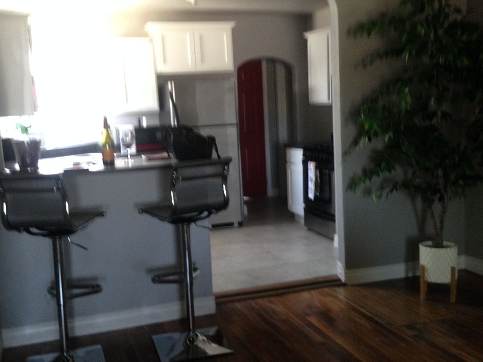 2nd image of 218 Cargill St