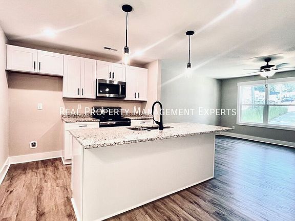 3rd image of 412 N Scruggs St