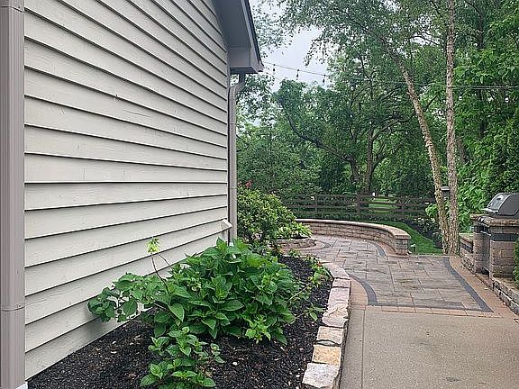 4th image of 6241 Balmoral Dr