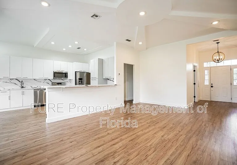 14232 SW 8th Ave — Photo 10