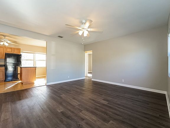 3rd image of 820 S D St