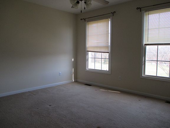 4th image of 1120 Skyline Dr APT 7