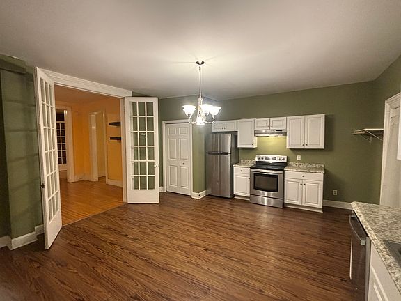 4th image of 122 Cuyler St APT 1