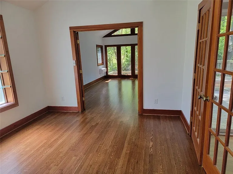 404 Emory Dr NE — Photo 16