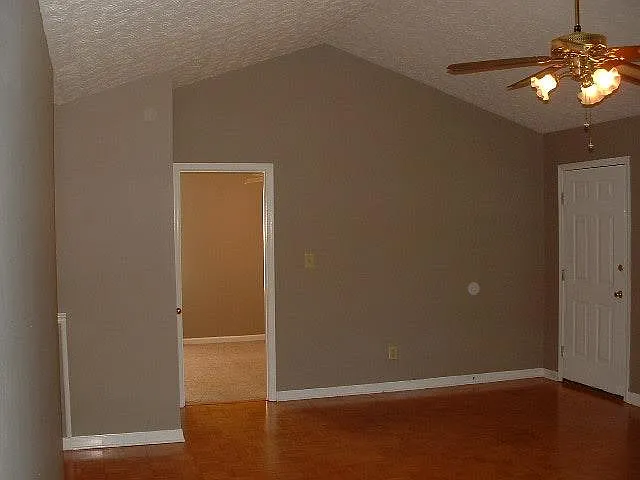 248 Whitney Ln — Photo 9