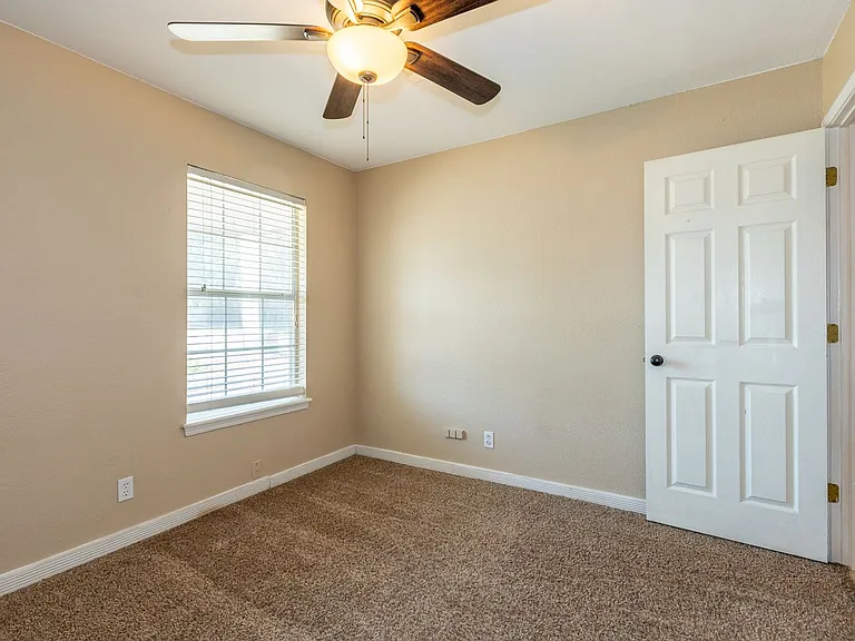 2412 W Natchez St — Photo 28