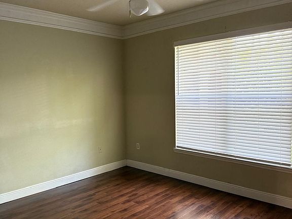 3rd image of 8836 Villa View Cir #7107