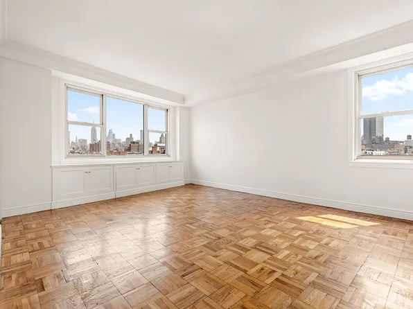 2 Charlton Street image 9 of 15