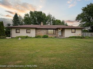 1047 Battle Creek Rd, Charlotte, MI 48813