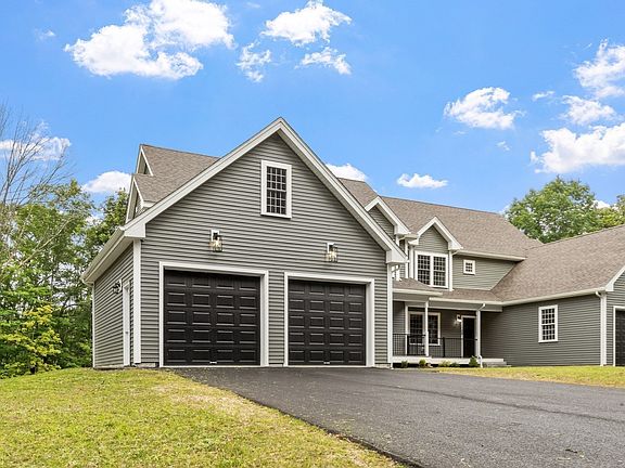 5th image of 72 Cottage Ln Unit A