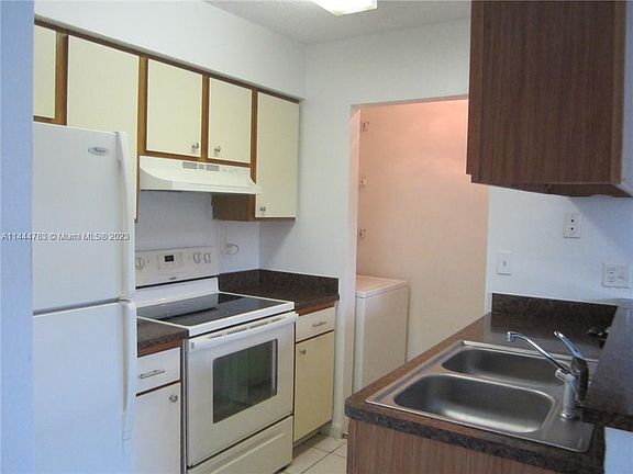 5th image of 1285 SW 46th Ave APT 2707