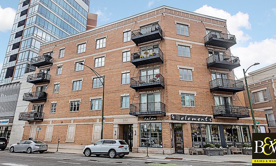 1st image of 544 N Milwaukee Ave APT 302