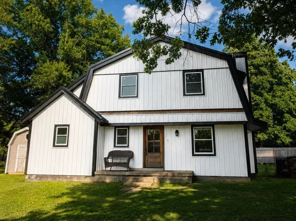 101 Maple St, Campbellsburg, KY 40011