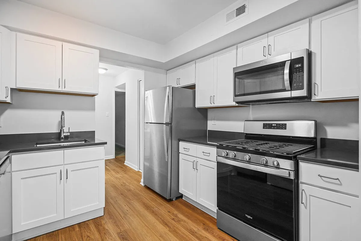 Building Photo - Fairway Apartments