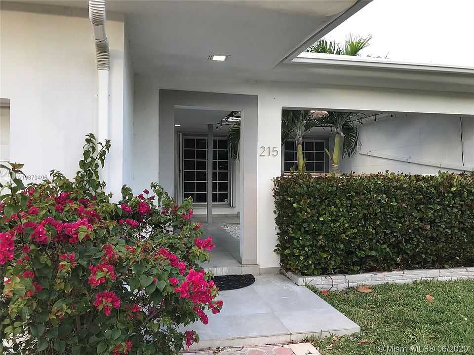 1st image of 215 Fairway Dr