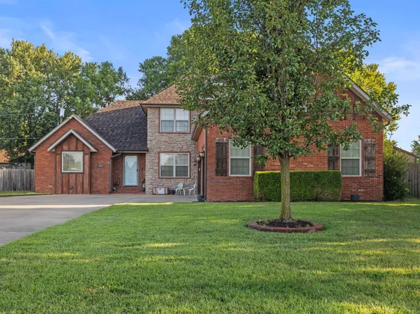 253 E Grace Street, Republic, MO 65738