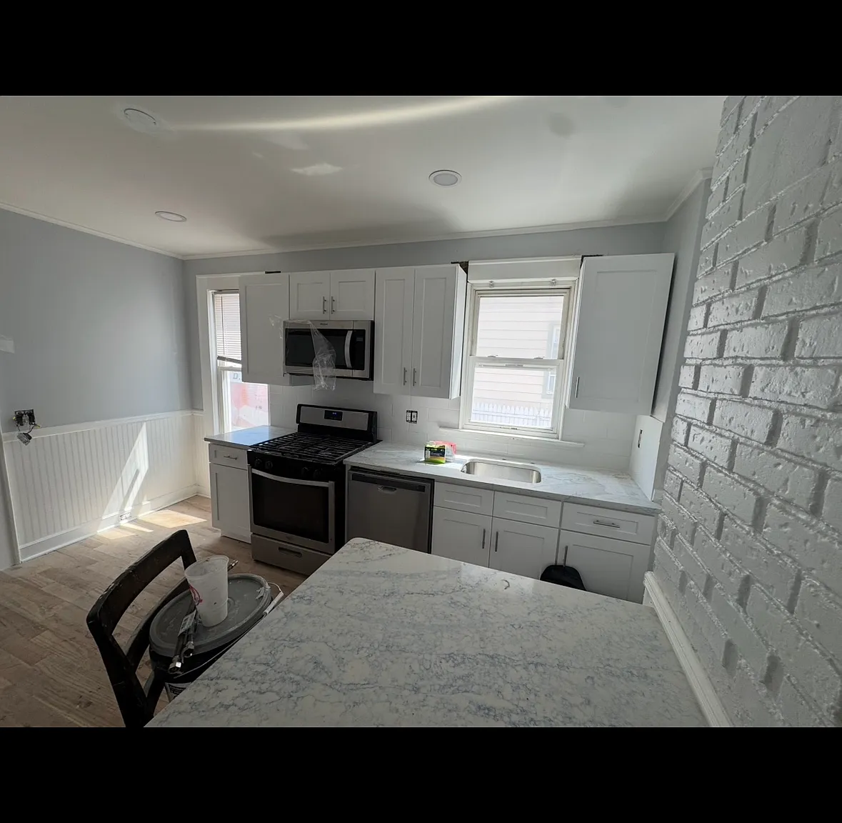 2 bed, 1000 sqft, $2,100 — Photo 2
