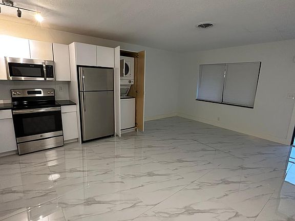 4th image of 2140 NE 56th St APT 9