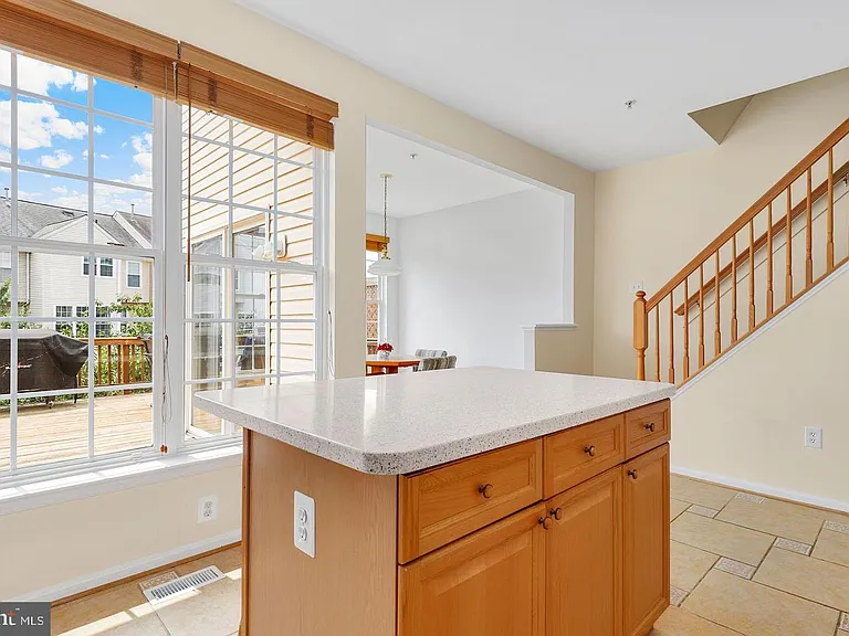 1942 Crossing Stone Ct — Photo 11