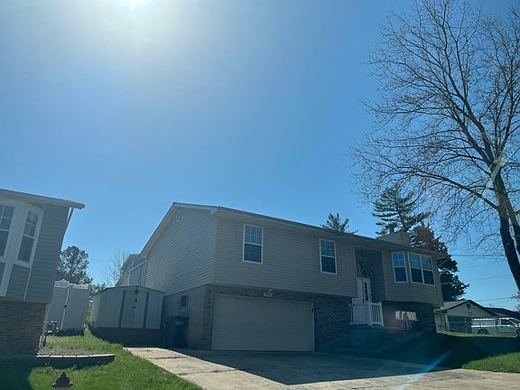 3rd image of 1821 Hilltop Village Ln