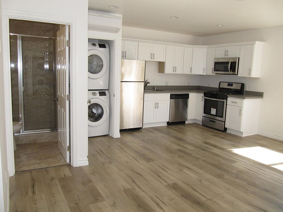 1st image of 22233 Kittridge St