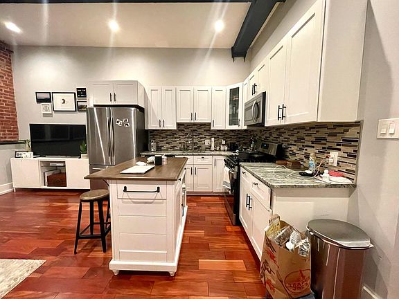 5th image of 1025 E Montgomery Ave #4C
