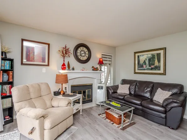 11578 225th St #103, Maple Ridge, BC V2X 9W7