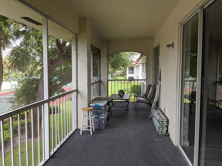105 Half Moon Cir #F2 — Photo 21