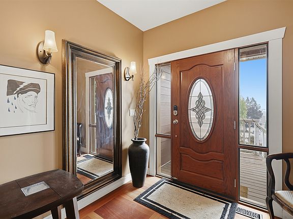 5th image of 450 Azure Pl