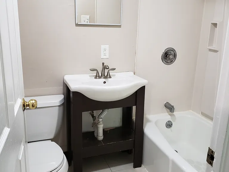 27 Hurd St #4 — Photo 7