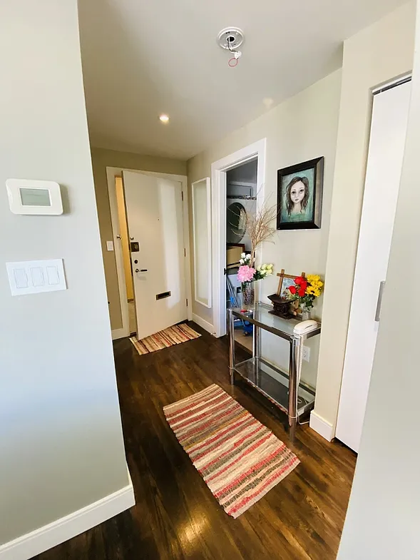 Building Photo - 1250 Burnaby St #1003