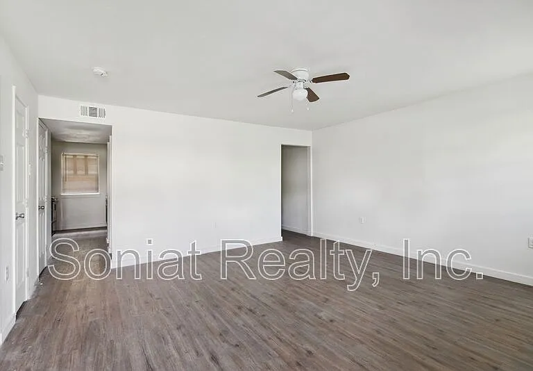 7710B N Coronet Ct — Photo 8