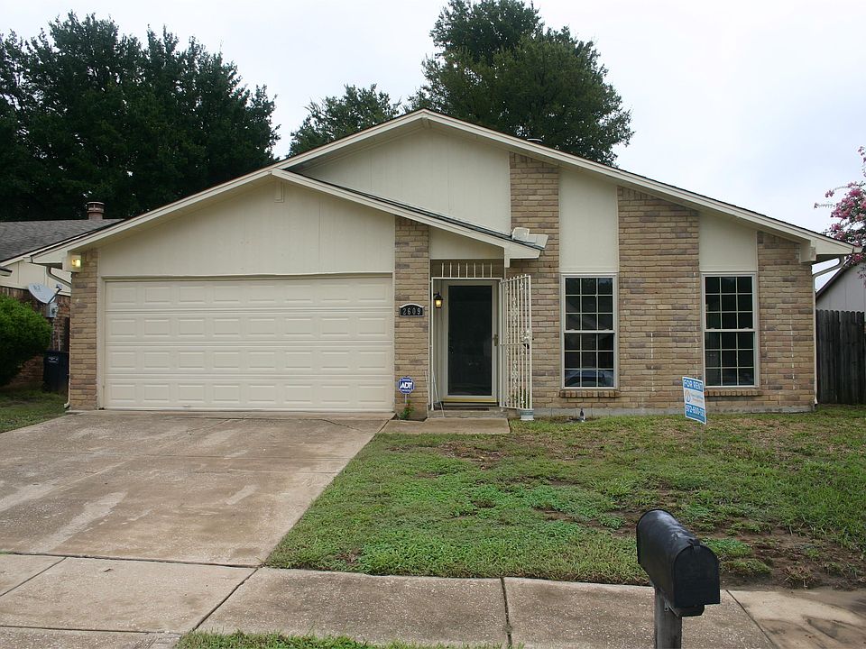 1st image of 2609 Escalante Ave