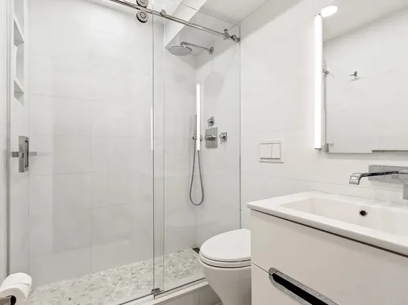 240 East 76th Street image 5 of 6