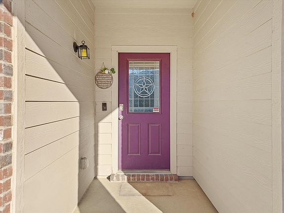 4th image of 3801 Surf St